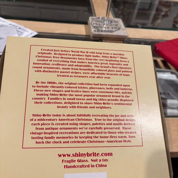 New 2017 Radko Shiny Brite glass ornaments - Picture 5 of 6